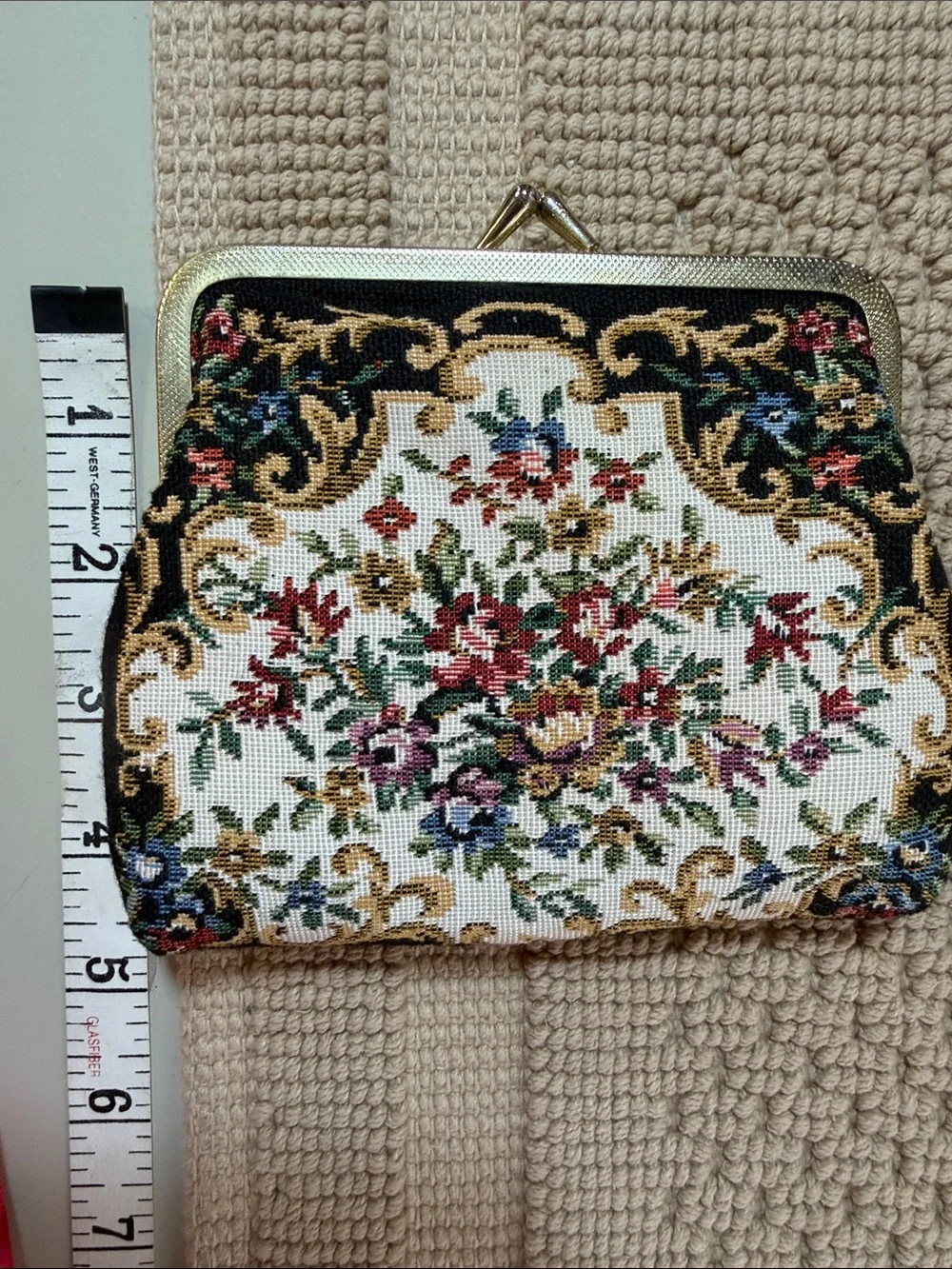 Vintage Made in Hong Kong Floral Tapestry Kiss Lock Coin Purse
